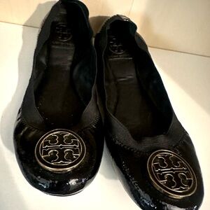Tory Burch Reva Black Patent Leather Ballet Flats – Size 8